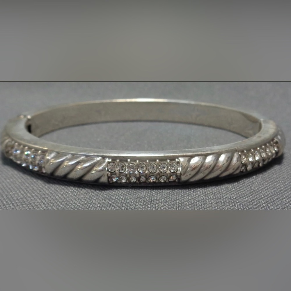 Vintage Brighton Silver Tone Rope and Crystal Hinged Oval Bangle Bracelet 1659